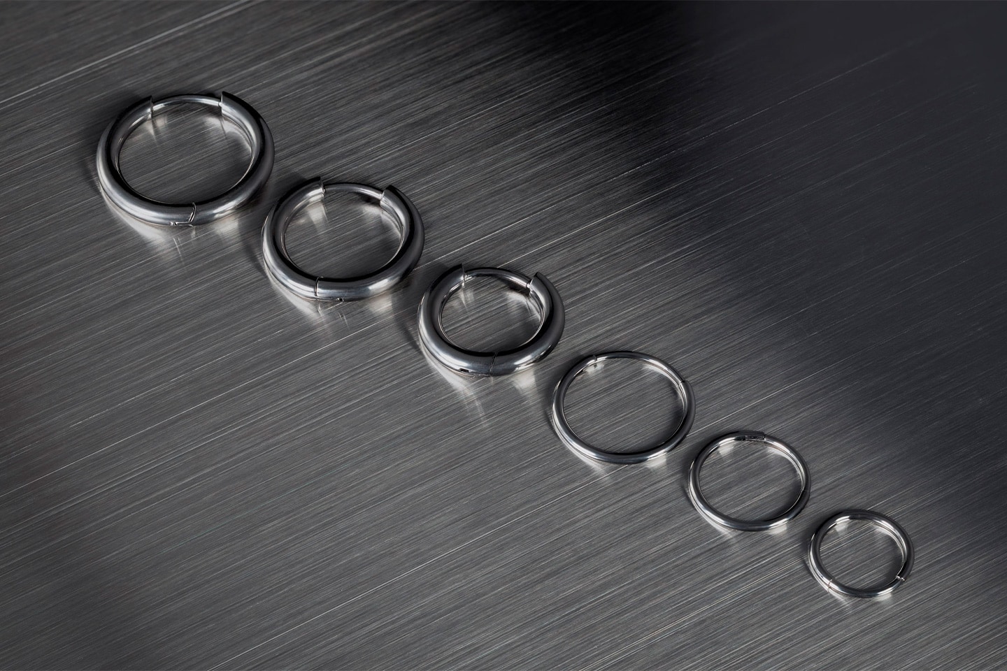 Titanium Service shooting gioielli ambientati — 2